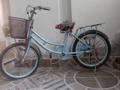 girl cycle very good condition