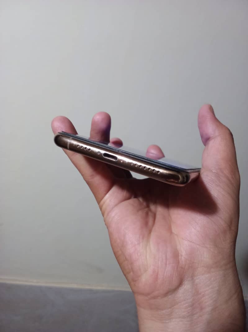 Apple iPhone 11 Pro Max 1
