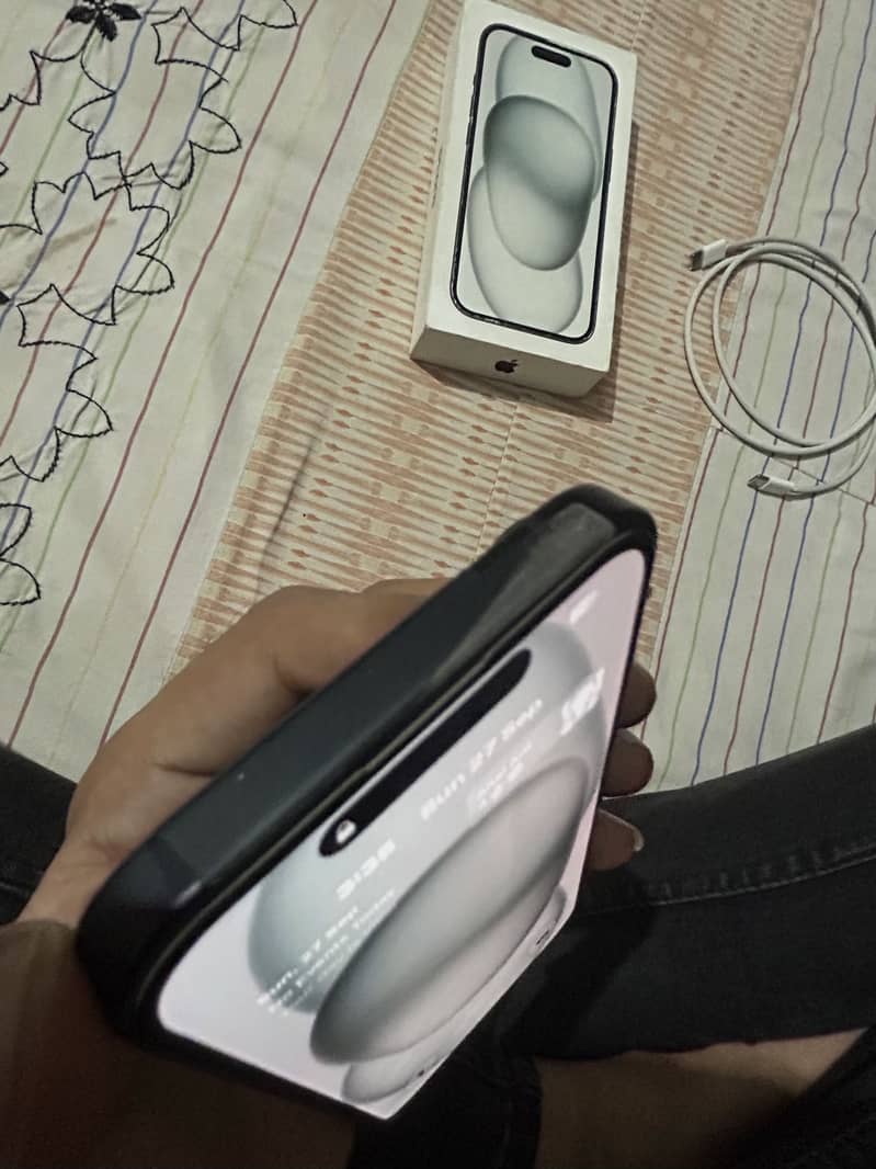 Apple iPhone 15 5