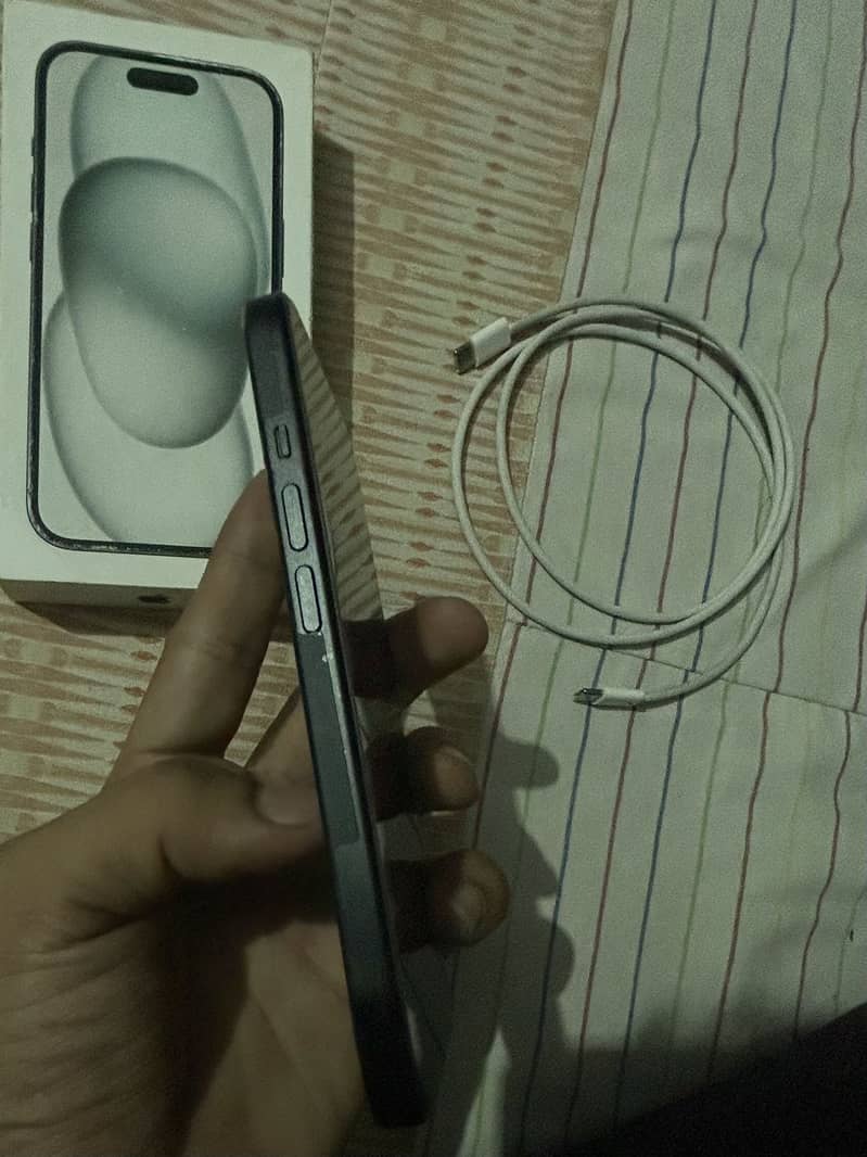 Apple iPhone 15 6