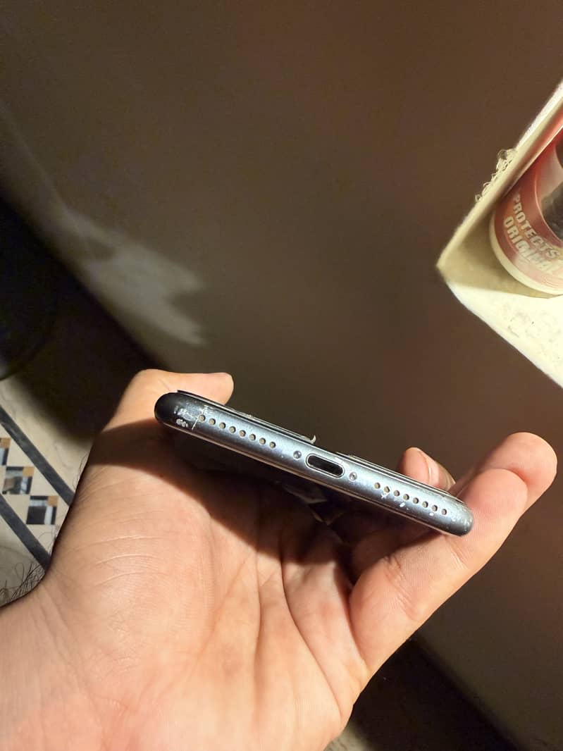 Apple iPhone 8 Plus 4