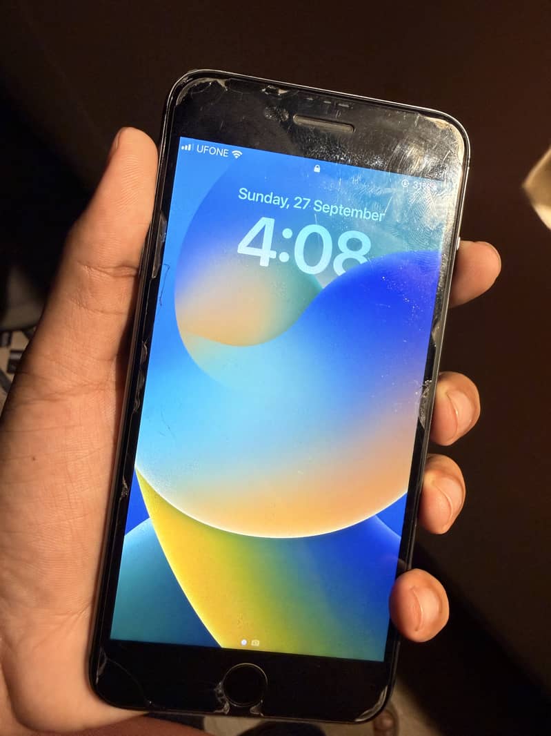 Apple iPhone 8 Plus 5
