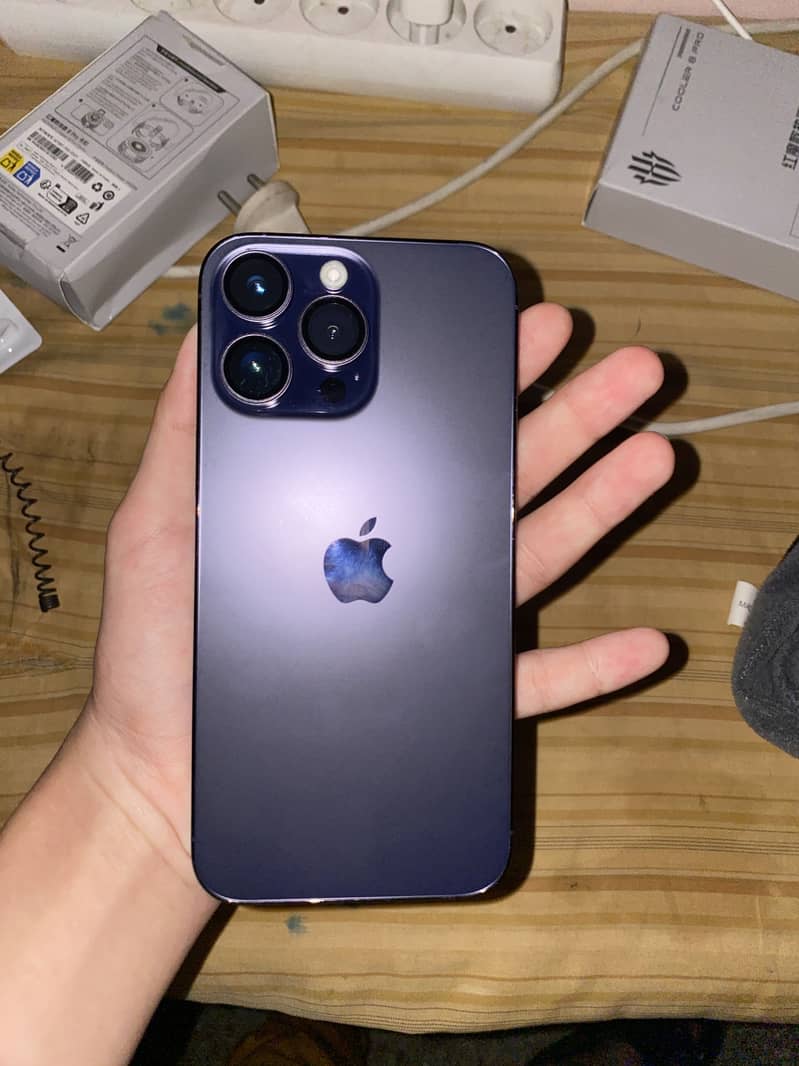 Apple iPhone 14 Pro Max 0