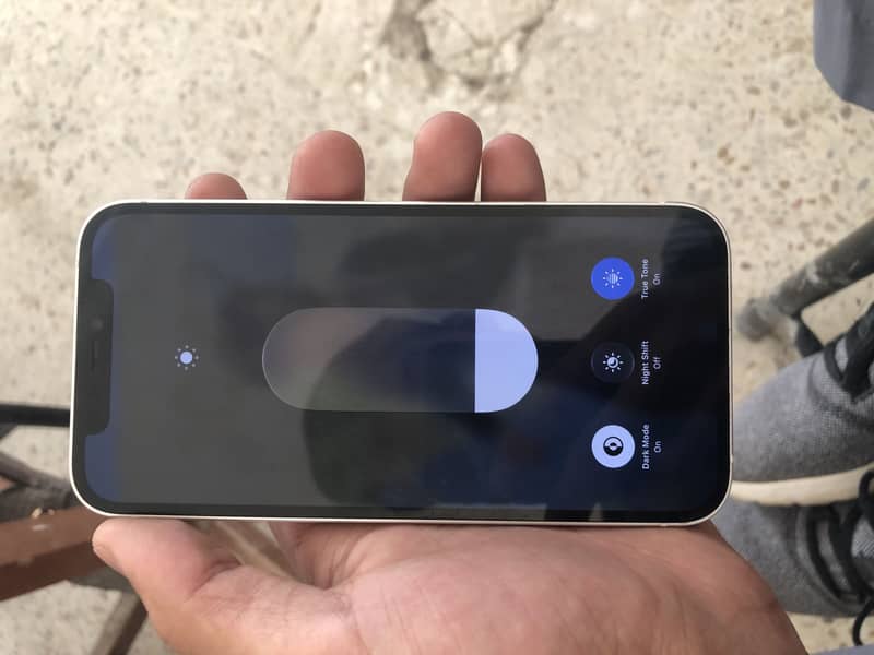 Apple iPhone 12 6