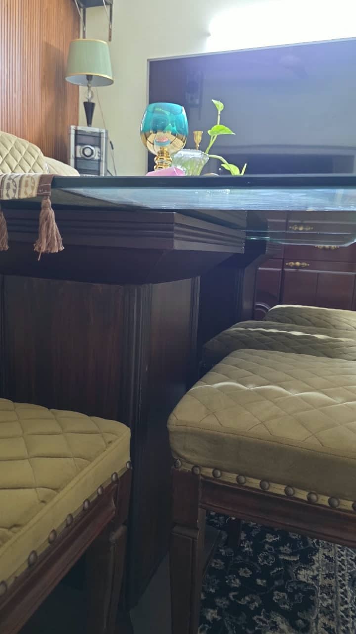 Dinning Table 4