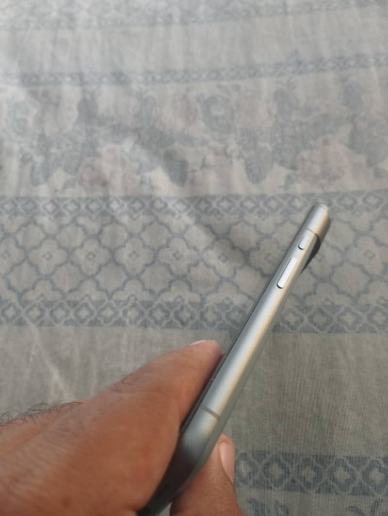 Google Pixel 8 3