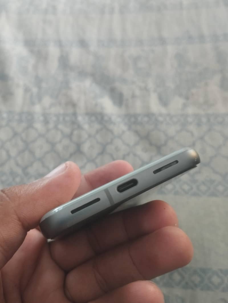 Google Pixel 8 6