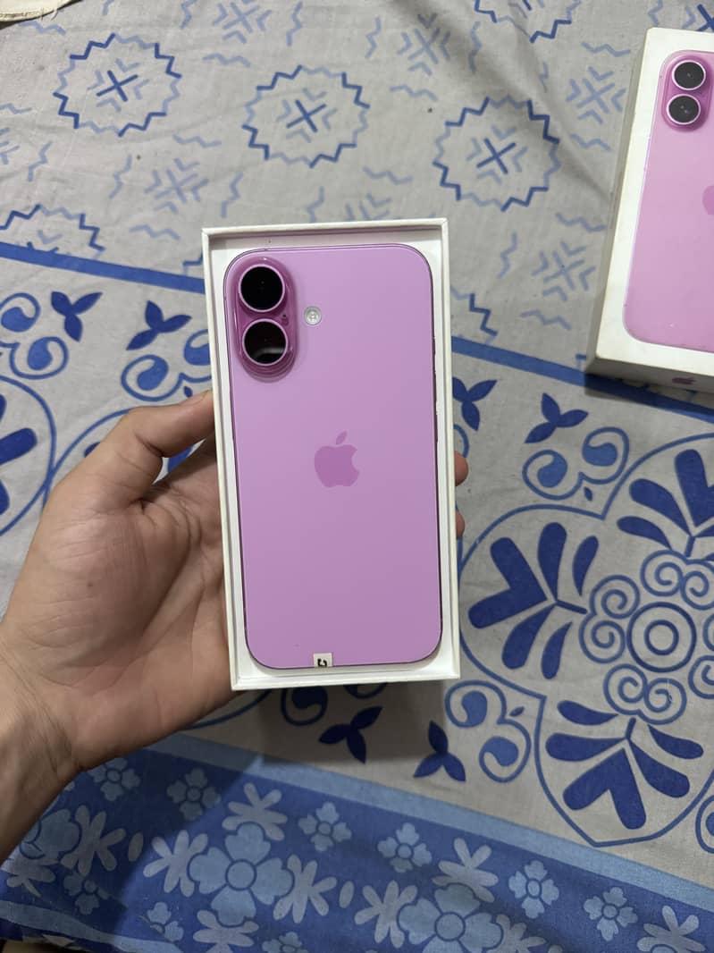 Apple iPhone 16 3