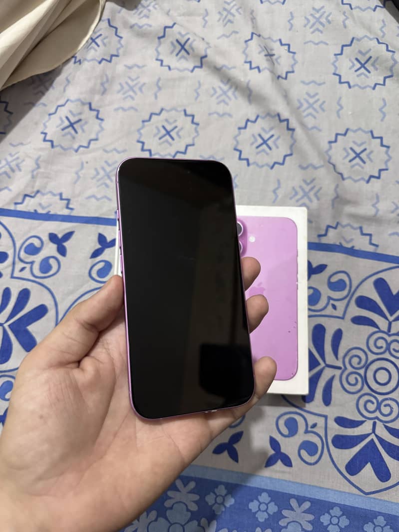 Apple iPhone 16 7