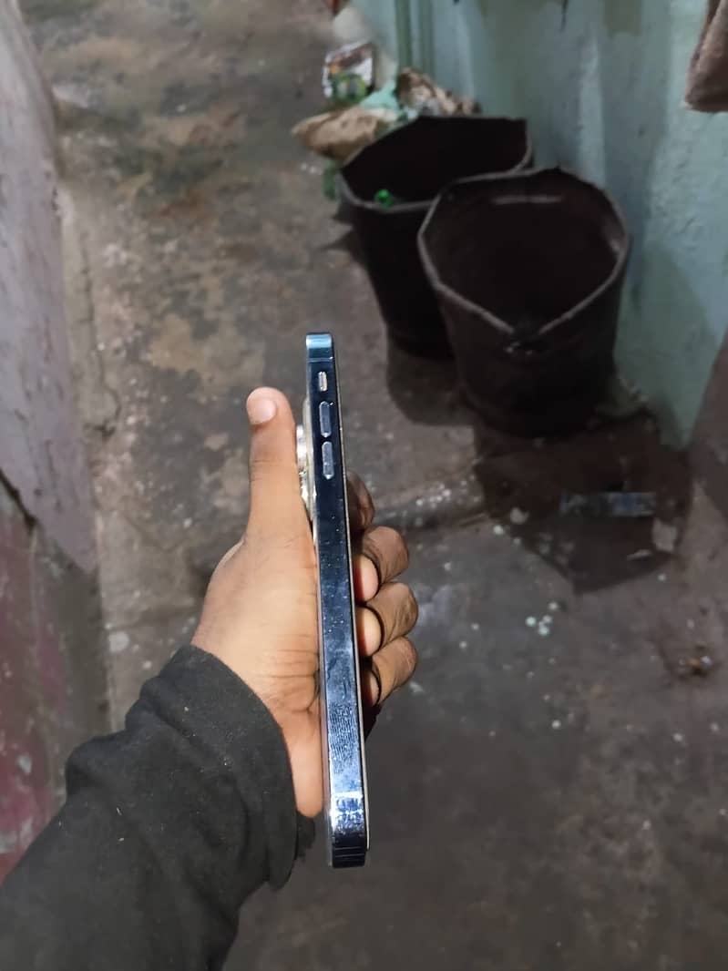 Apple iPhone 13 Pro 2