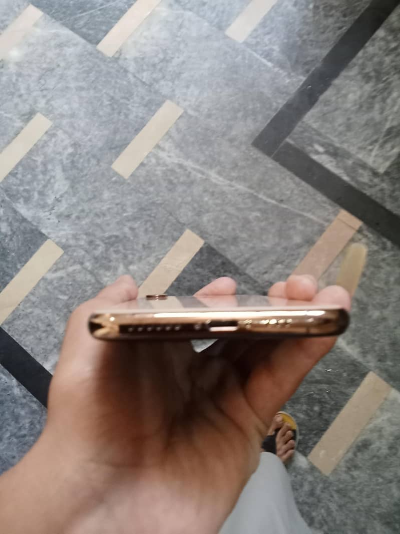 Apple iPhone XS 2