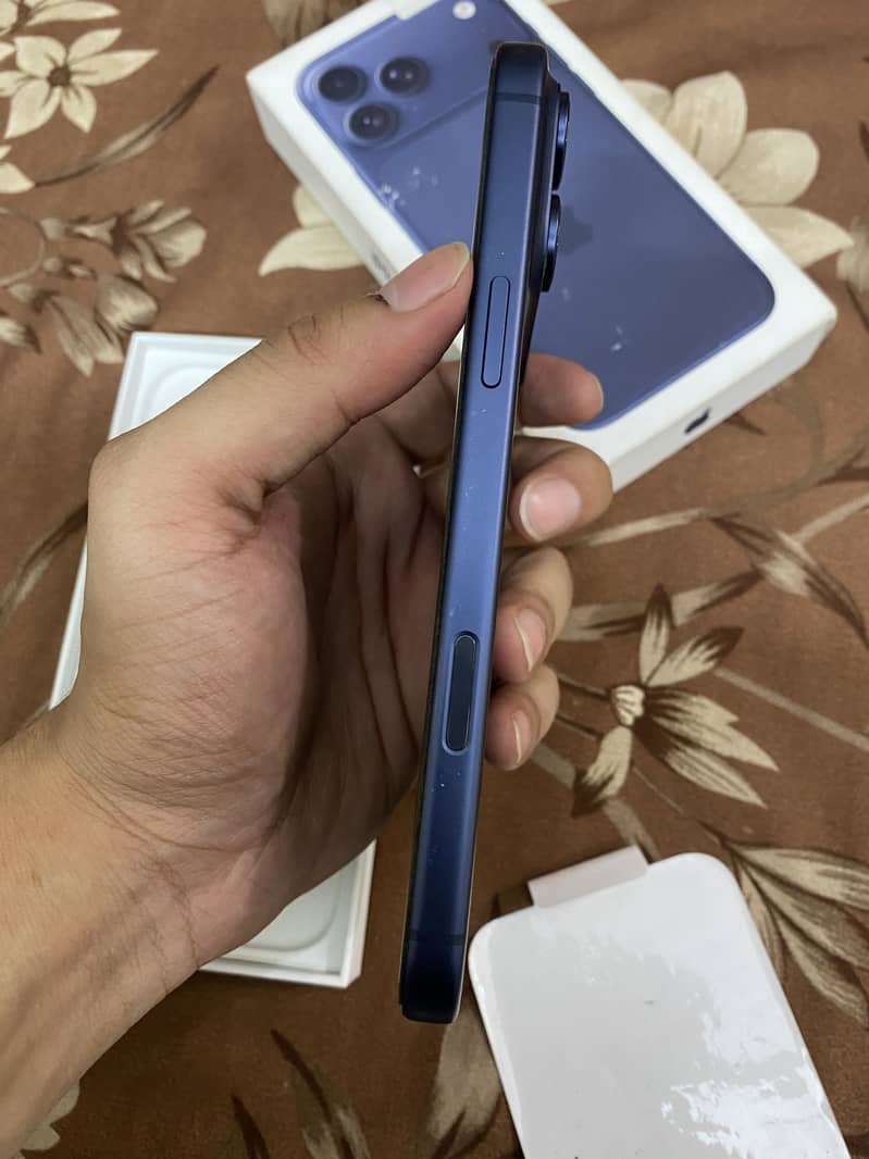 Apple iPhone 17 Pro Max 1