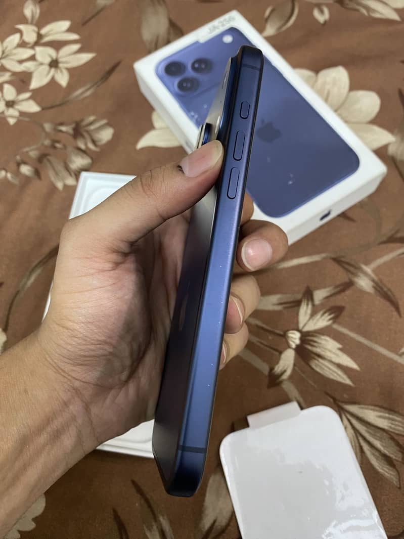 Apple iPhone 17 Pro Max 3
