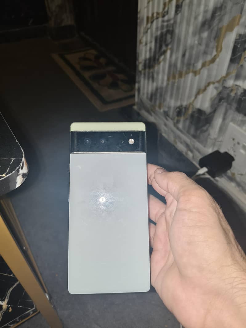 Google Pixel 6 4