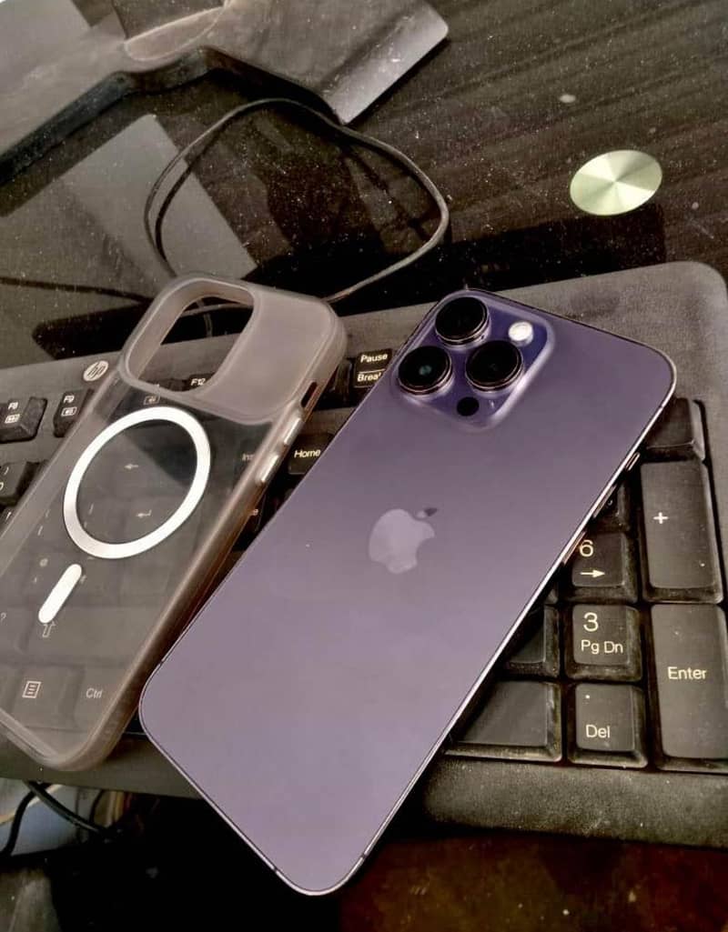 Apple iPhone 14 Pro Max 1