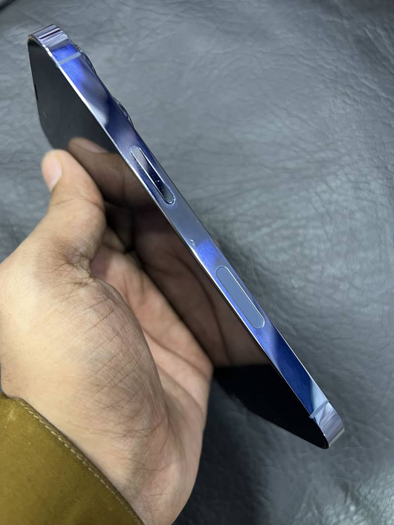 Apple iPhone 13 Pro 4