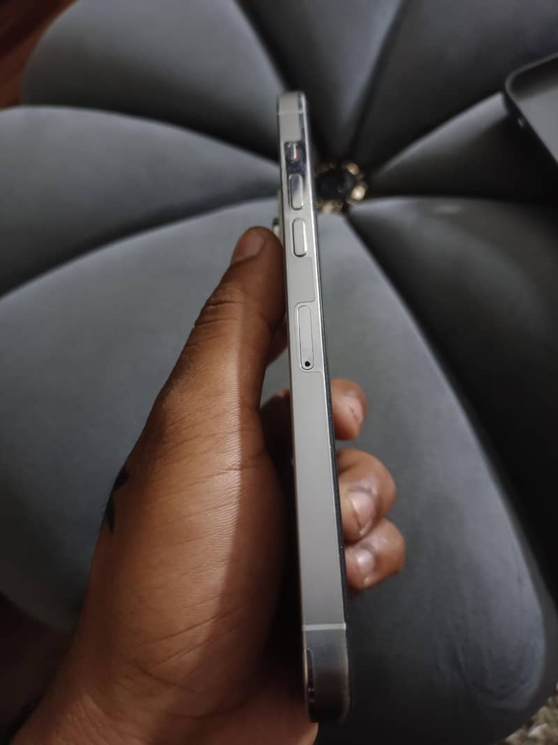 Apple iPhone 14 Pro Max 1