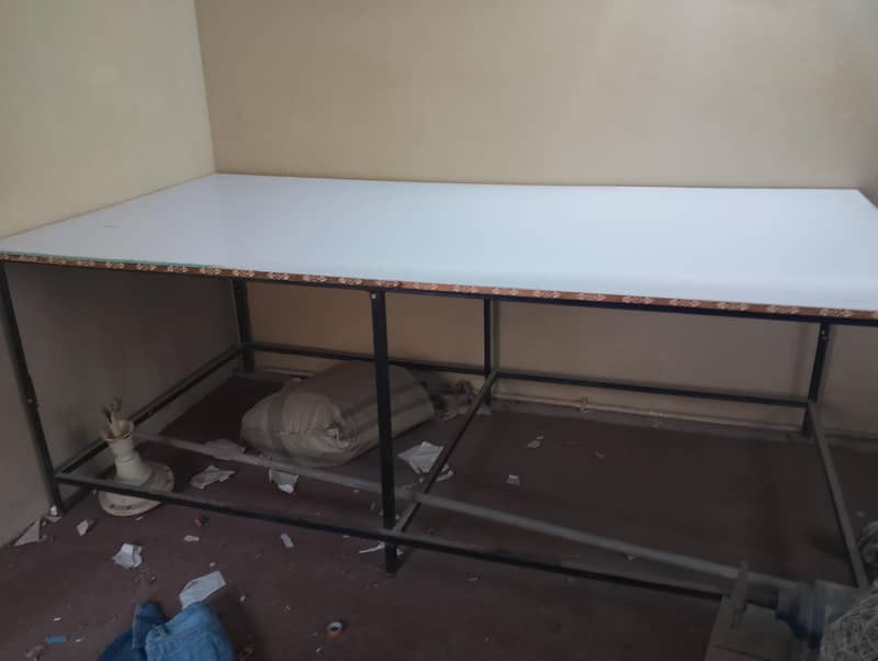 cutting table 4