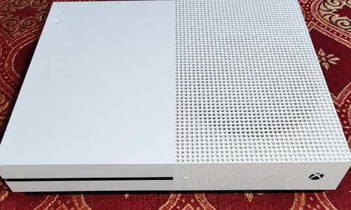 Xbox One S 512 GB + New Controller's