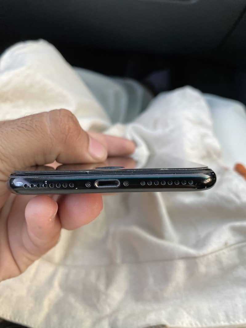 Apple iPhone 7 Plus 0