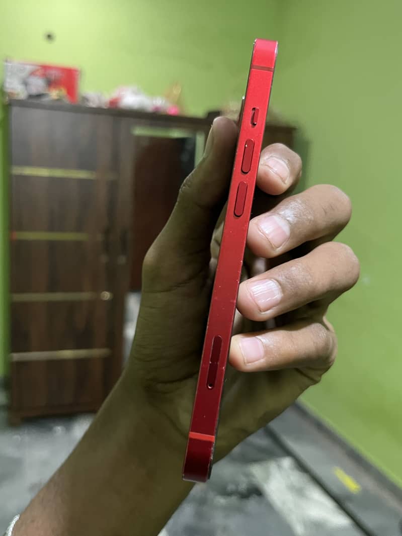 Apple iPhone 13 0