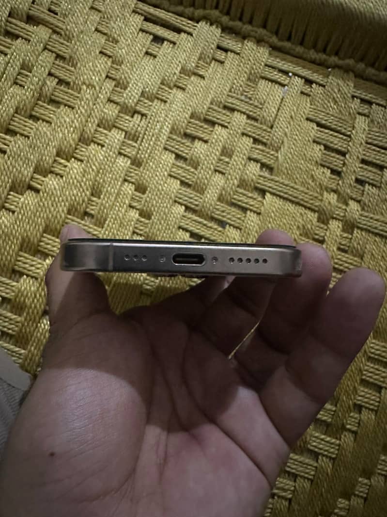 Apple iPhone 16 Pro 5