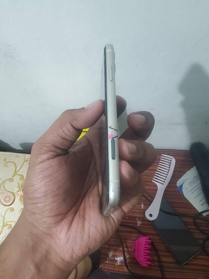 Apple iPhone 11 2