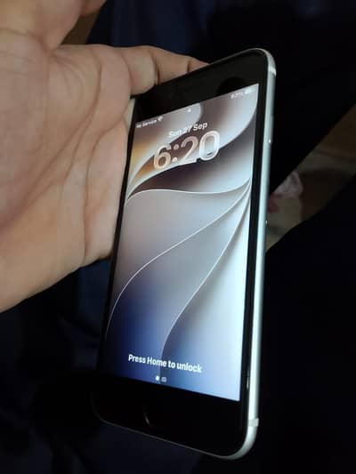 iPhone SE 2020. Unlock 13 ka processor and camera urgent sale. 128 GB