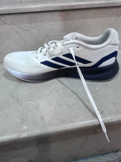 Adidas cloud foam ortholite White & Black Running Shoes – Like New