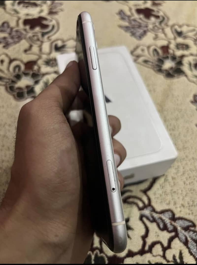 Apple iPhone 11 5