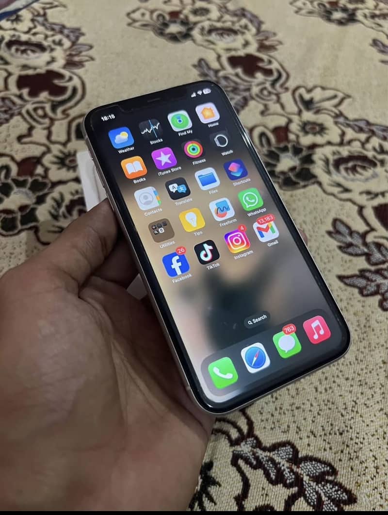 Apple iPhone 11 6