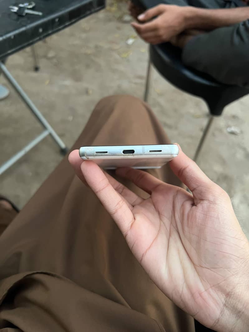 Google Pixel 7a 2