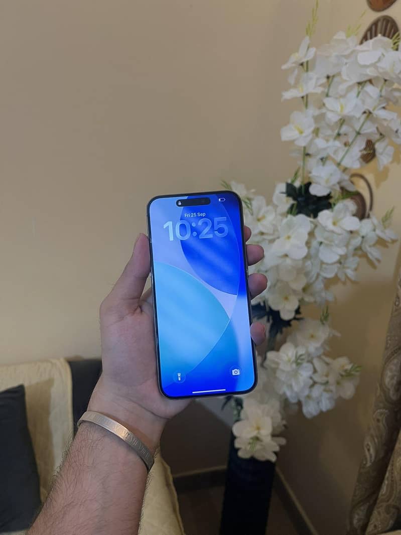 Apple iPhone 15 Pro Max 5