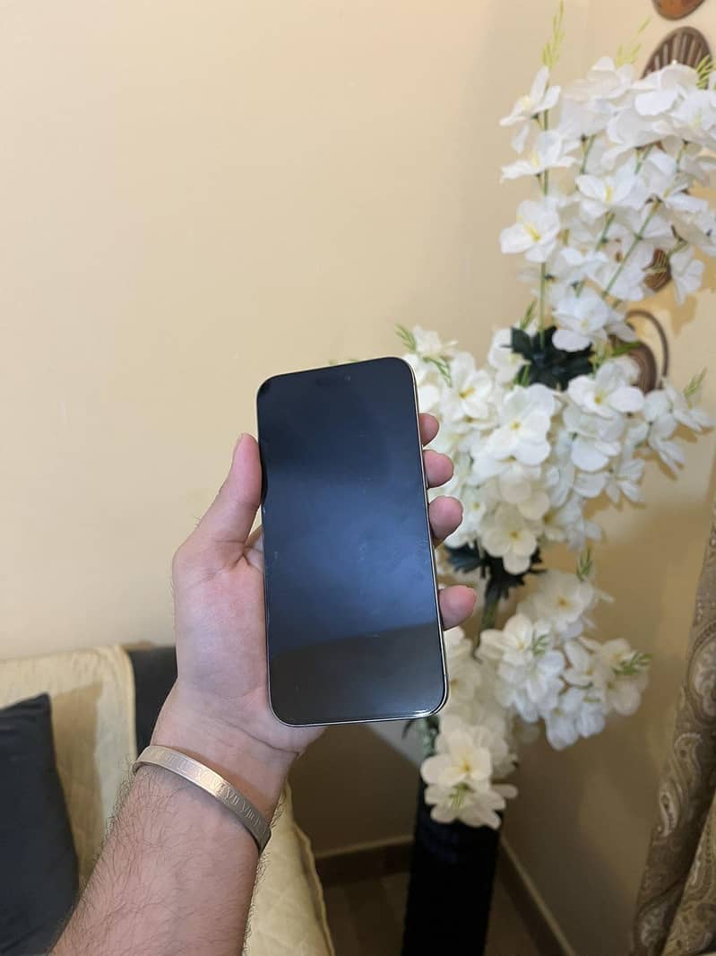Apple iPhone 15 Pro Max 6