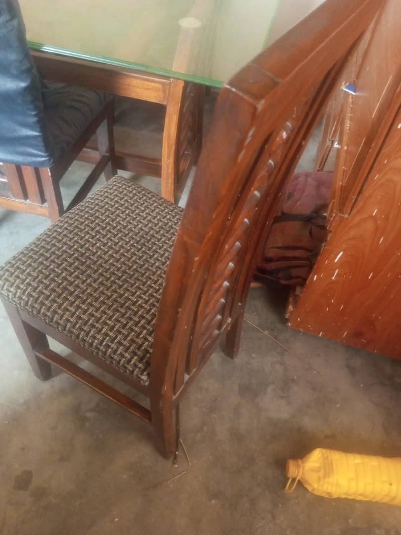 Dining table with 6 chair's 2