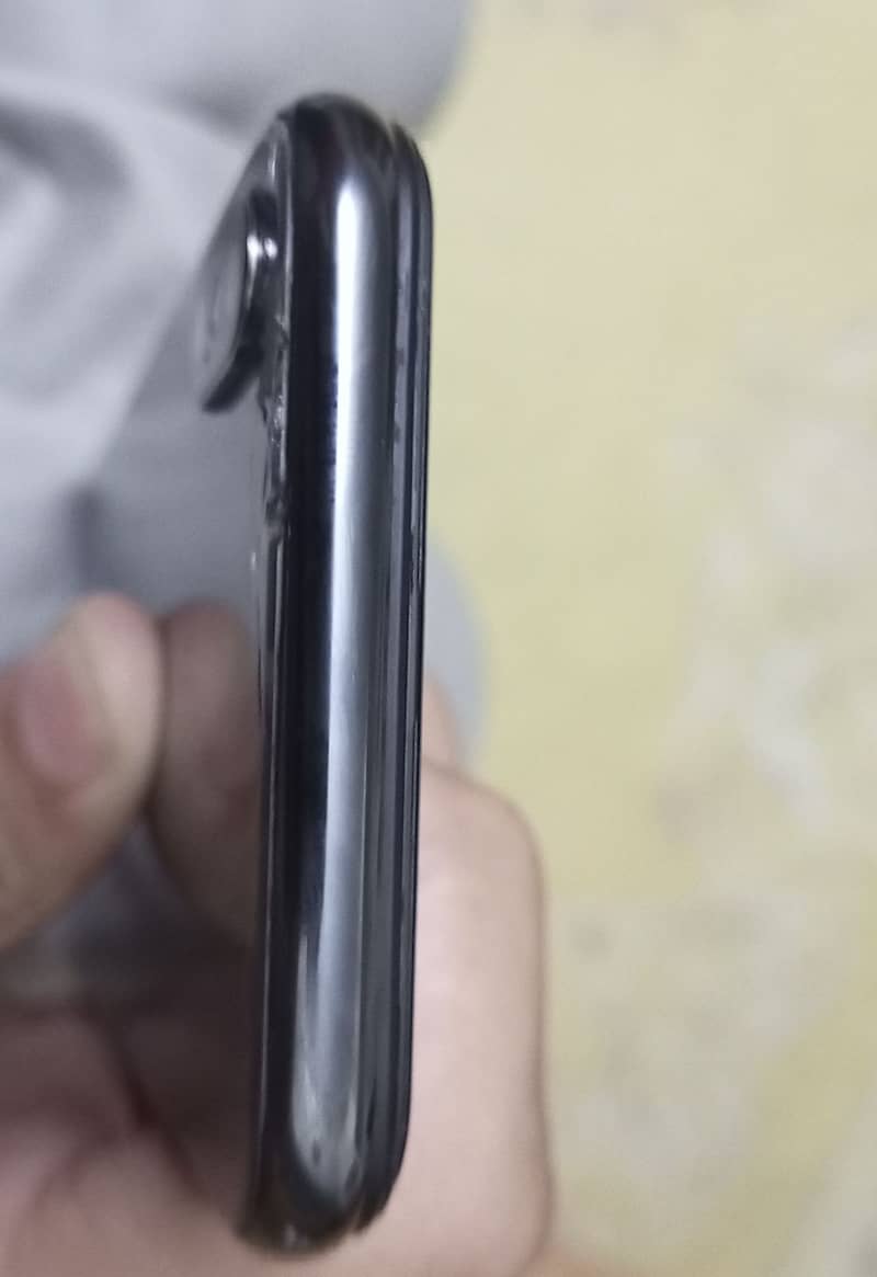 Apple iPhone X 5