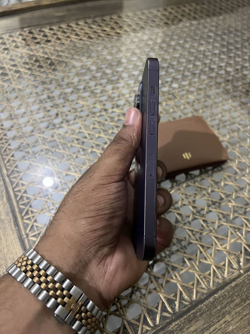 Apple iPhone 14 Pro 1