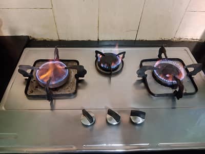 selling gas stove in good condition