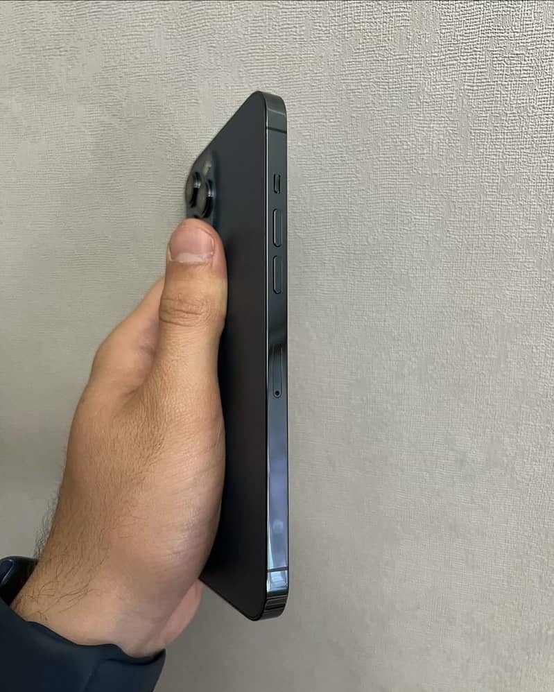 Apple iPhone 12 Pro Max 1