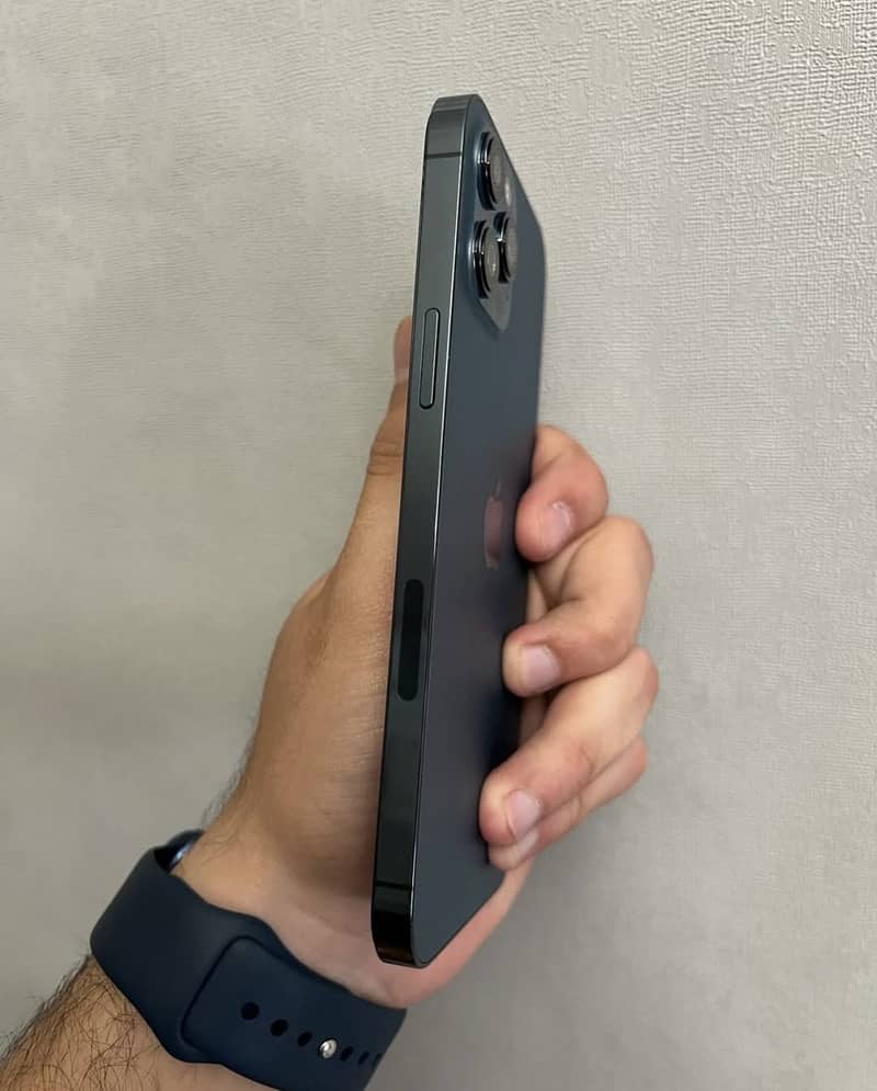 Apple iPhone 12 Pro Max 2