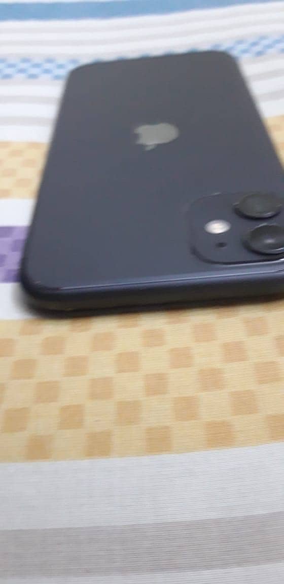Apple iPhone 11 0