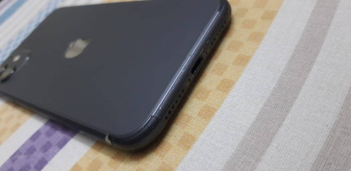 Apple iPhone 11 3