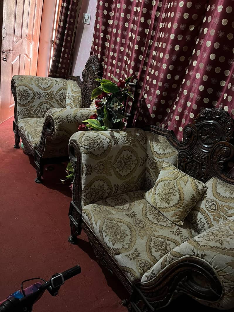 3 pics sofa set 1
