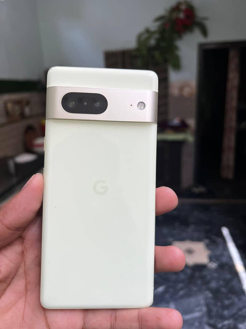 Google Pixel 7 4