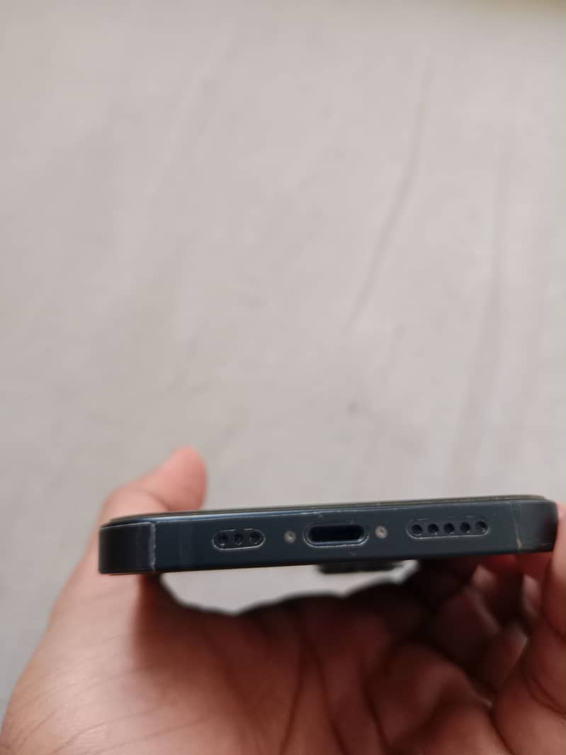 Apple iPhone 13 7