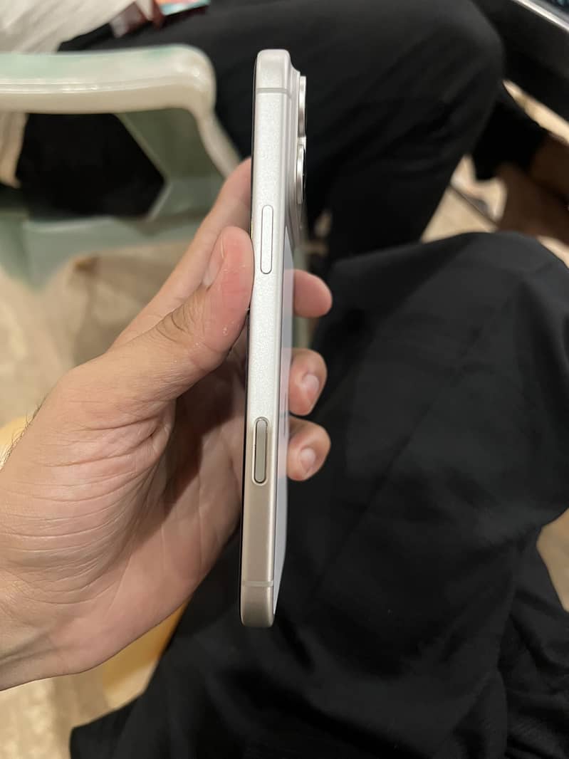 Apple iPhone 17 Pro Max 2