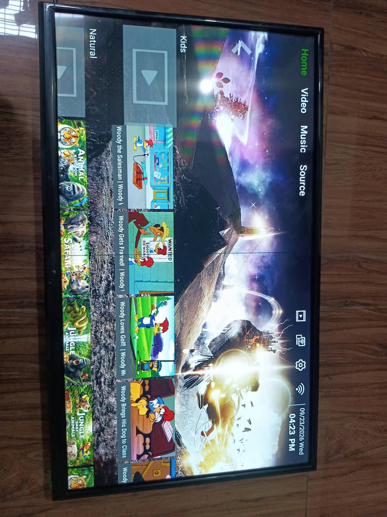 32 Inch Android LCD 1