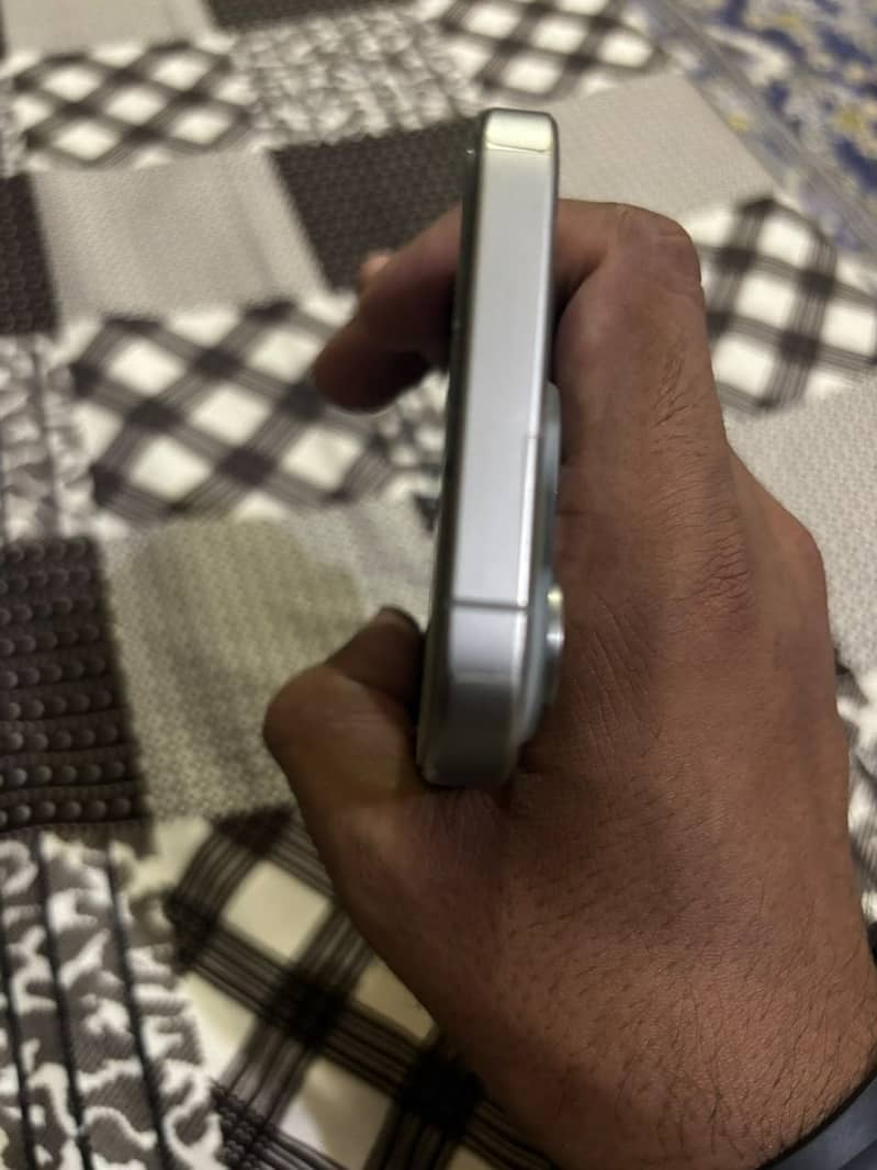 Apple iPhone 15 Pro 5