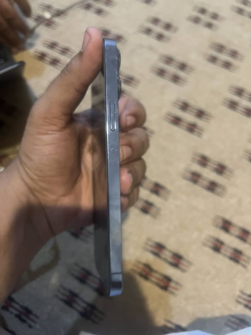 Apple iPhone 13 Pro Max 2