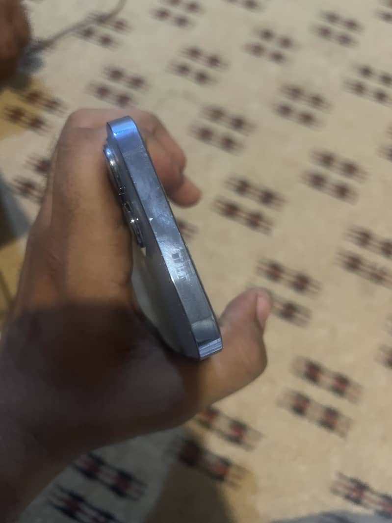 Apple iPhone 13 Pro Max 3